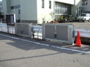 用水沿いにゴミステーション